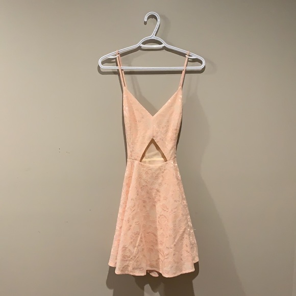 🆕 Kimchi Blue Pink Lace Dress - Women’s Size 10 - Picture 2 of 8